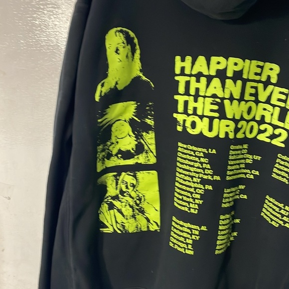 Billie Ellish Happier Than Ever World  Tour 2022 - Picture 6 of 10